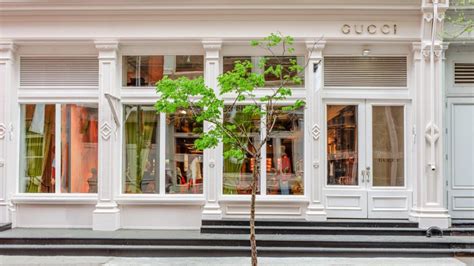 sfilata gucci proiettata nyc|gucci store soho ny.